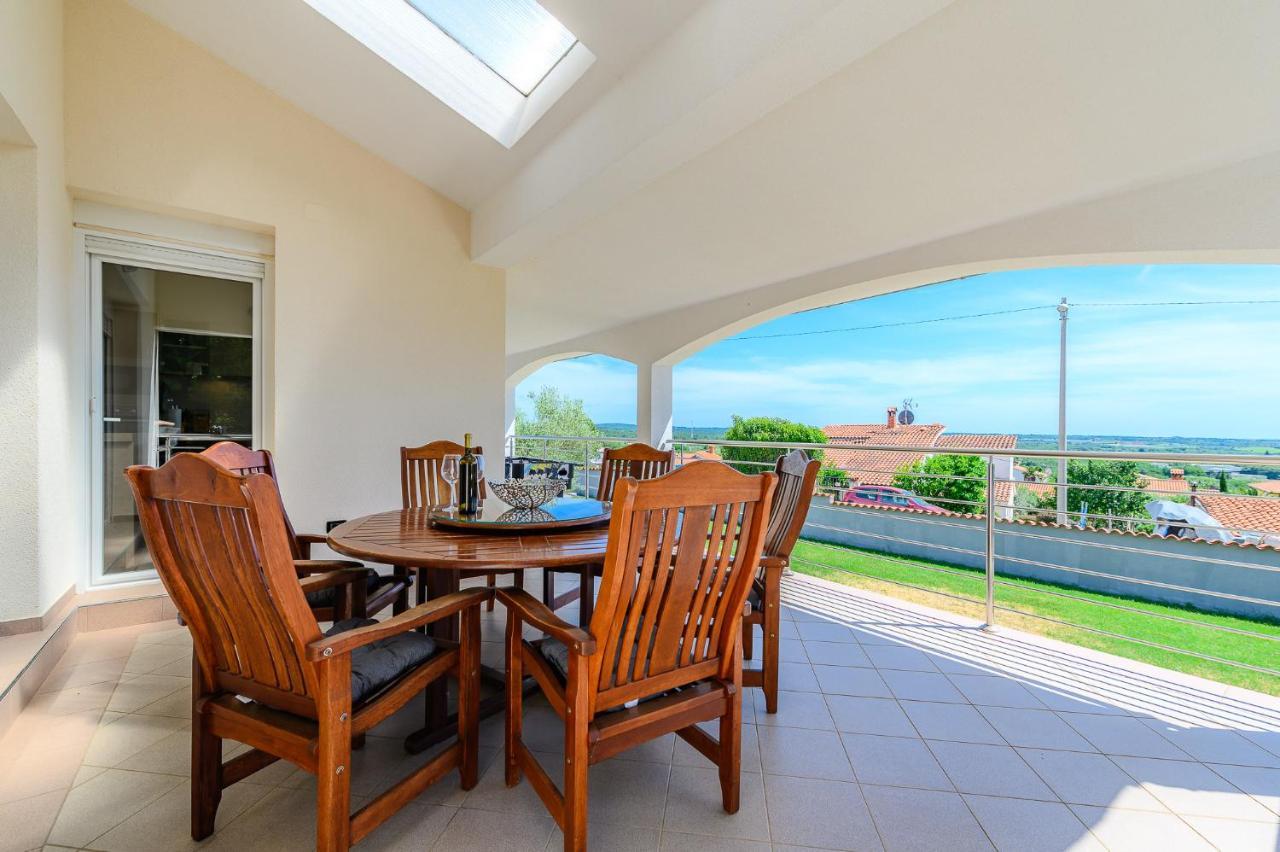 Villa Elisa Kaštelir Екстериор снимка