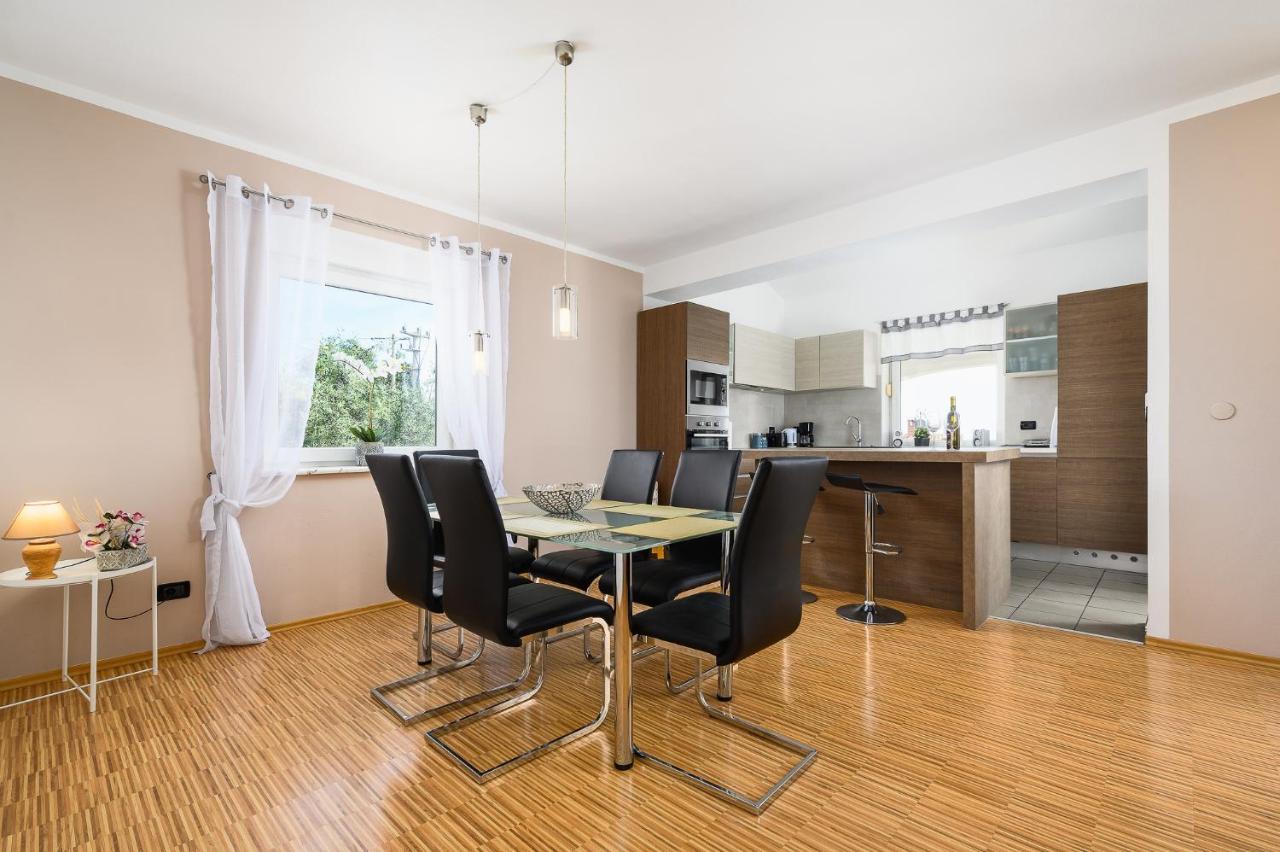 Villa Elisa Kaštelir Екстериор снимка