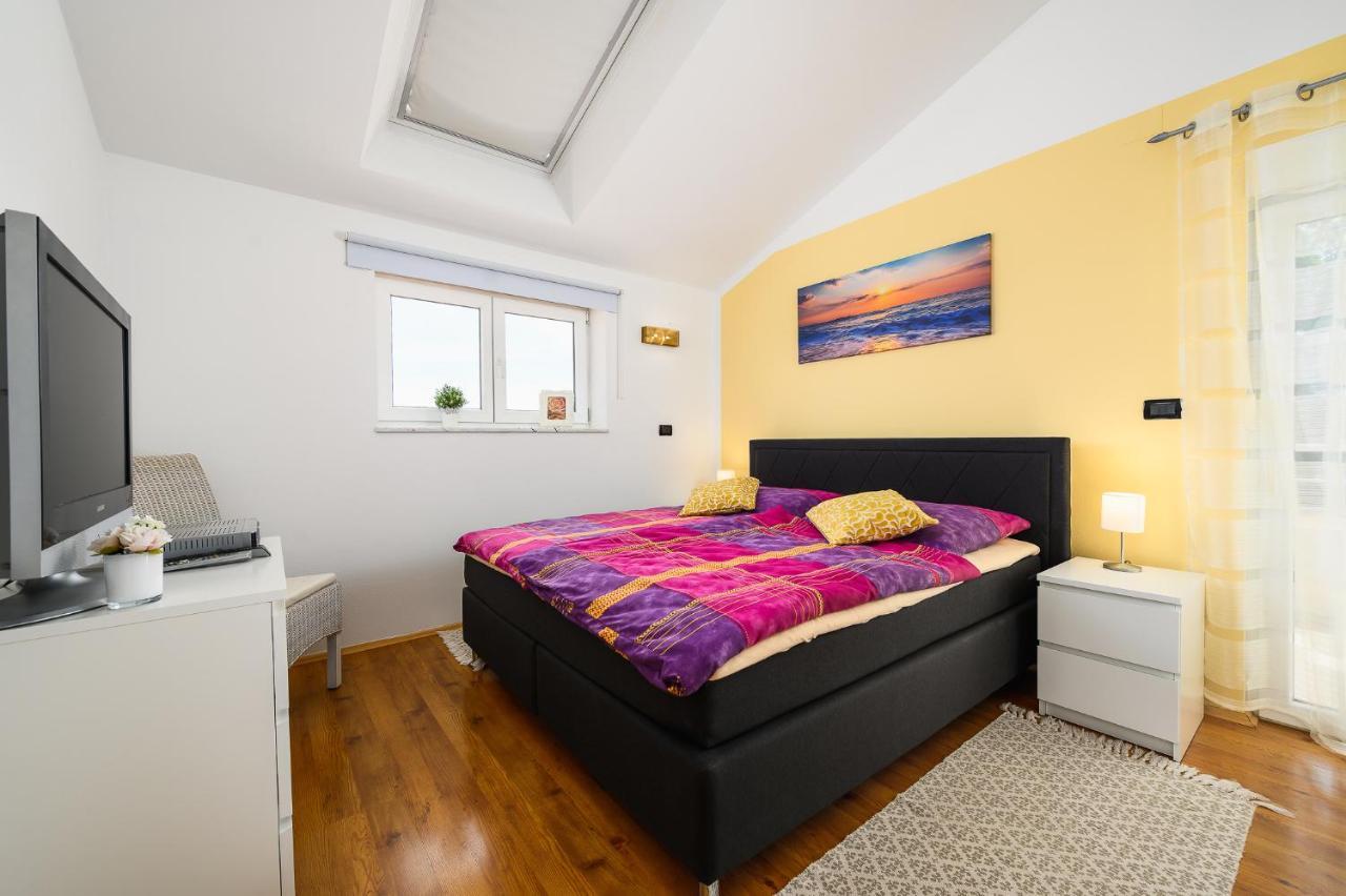Villa Elisa Kaštelir Екстериор снимка